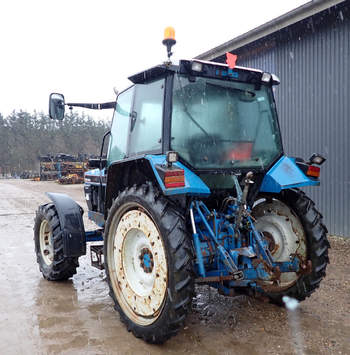 salg af New Holland 6640 traktor