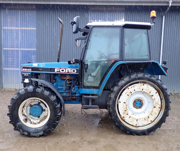 Tillid hierarki Mild New Holland 6640 traktor - Traktorer til salg Traktor og maskiner - Salg af  New Holland