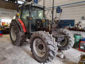salg af Massey Ferguson 4270 traktor