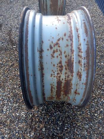 salg af Massey Ferguson 4270 RIGHT Rear Rim