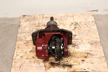 salg af New Holland TS110  Front axle differential