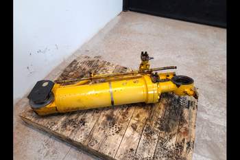 salg af Komatsu WA320-5  Hydraulic Cylinder