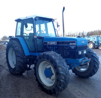 salg af New Holland 8340 traktor