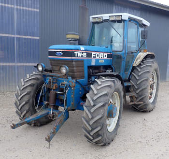 salg af Ford TW15 traktor