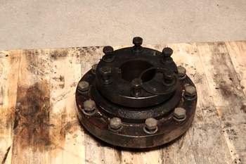 salg af New Holland T8.390 RIGHT Rear wheelhub (Amercian type)