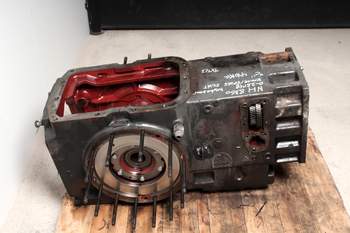 salg af New Holland 8360  Rear Transmission