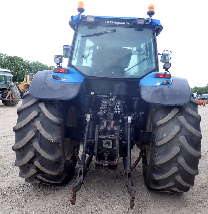 New Holland TM190 tractor - Scrapped tractors