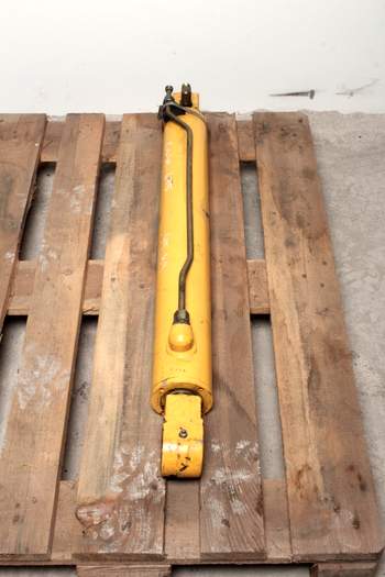 salg af Case 695  Hydraulic Cylinder