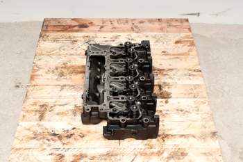 salg af Case 695  Cylinder head