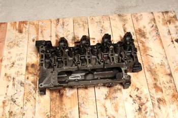 salg af Case 695  Cylinder head