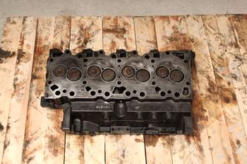 salg af Case 695  Cylinder head