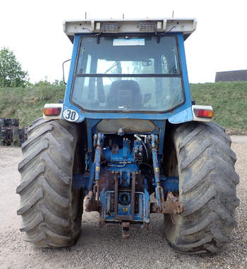 salg af Ford TW25 tractor