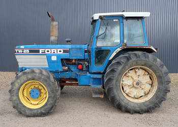 salg af Ford TW25 traktor