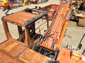 salg af Hitachi Zaxis 210LC Gravemaskine