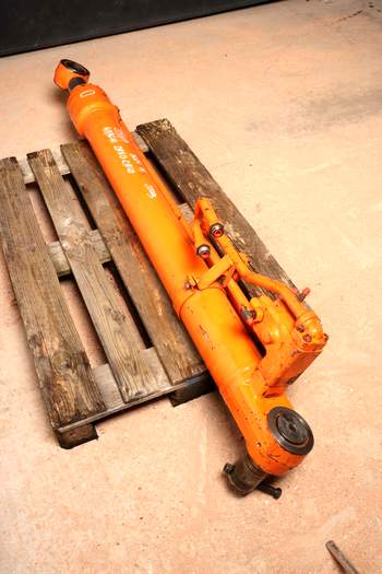 salg af Hydraulisk Cylinder Hitachi Zaxis 210LC 