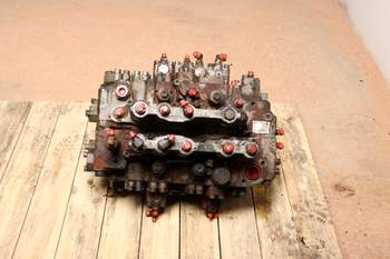 salg af Hitachi Zaxis 210LC  Hydraulic Valve