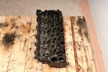 salg af Hitachi Zaxis 210LC  Cylinder head