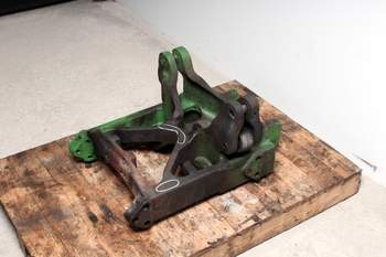 salg af John Deere 6120 M  Front axle support