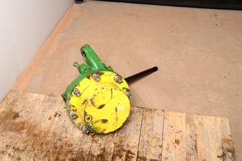 salg af John Deere 6120 M RIGHT Front axle final drive