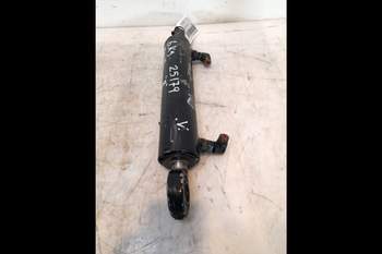 salg af New Holland TM190  Front axle steering cylinder