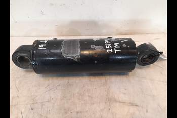 salg af New Holland TM190 LEFT Lift Cylinder