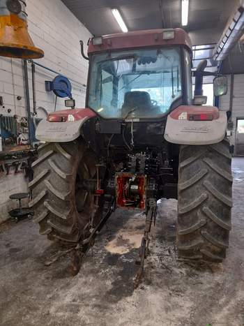 salg af Case MX110 traktor