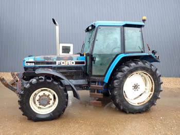 New Holland 7840 traktor
