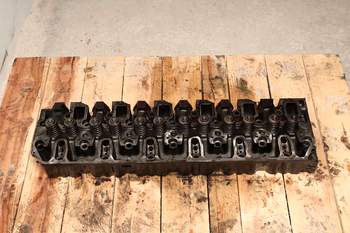 salg af Deutz-Fahr Agrotron 180.7  Cylinder Head