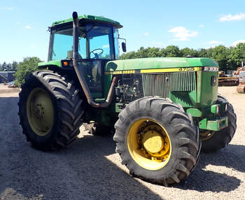 salg af John Deere 4755 traktor