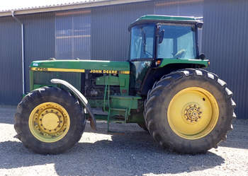 John Deere 4755 traktor