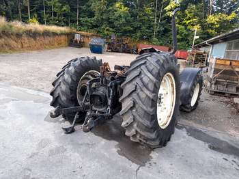 salg af New Holland TL90 A tractor