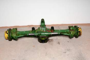 salg af John Deere 6420  Disassembled front axle