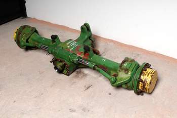 salg af John Deere 6420  Disassembled front axle