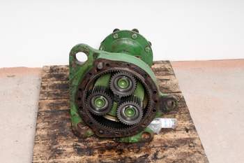 salg af John Deere 6420 RIGHT Rear Axle