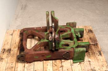 salg af John Deere 6620  Front axle support