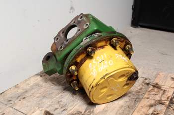 salg af John Deere 6620 RIGHT Front axle final drive