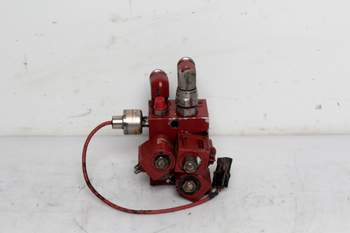 salg af Hesston 4900  Hydraulic valve