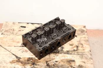 salg af Valtra T 140  Cylinder Head