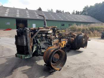 salg af John Deere 8220 traktor