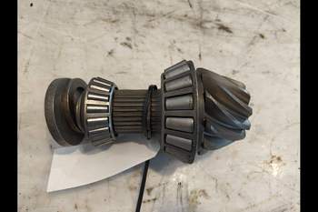 salg af John Deere 8220  Front axle differential