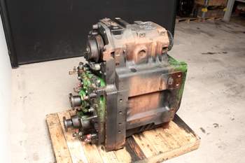 salg af John Deere 8220  Transmission