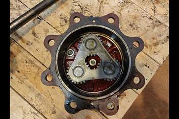 salg af Endandtrieb Vorderachse Case 4230 RECHT
