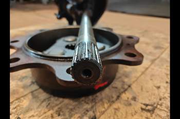 salg af Endandtrieb Vorderachse Case 4230 LINKS