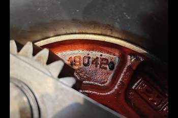 salg af Endandtrieb Vorderachse Case 4230 LINKS