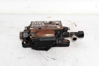 salg af Case Puma 160  Remote control valve