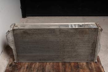 salg af John Deere 8400R  Water Radiator