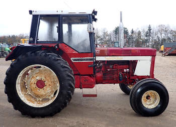 salg af Case 1055 traktor