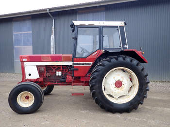 salg af Case 1055 tractor