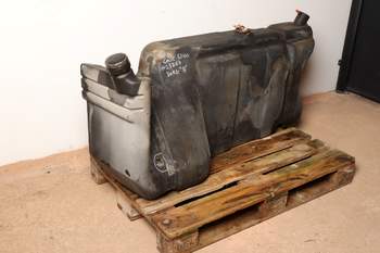 salg af Dieseltank Case 5140