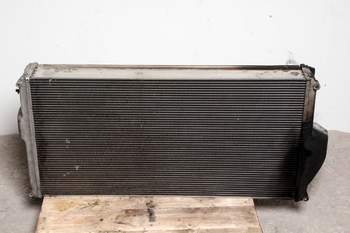 salg af John Deere 8R 310  Water Radiator